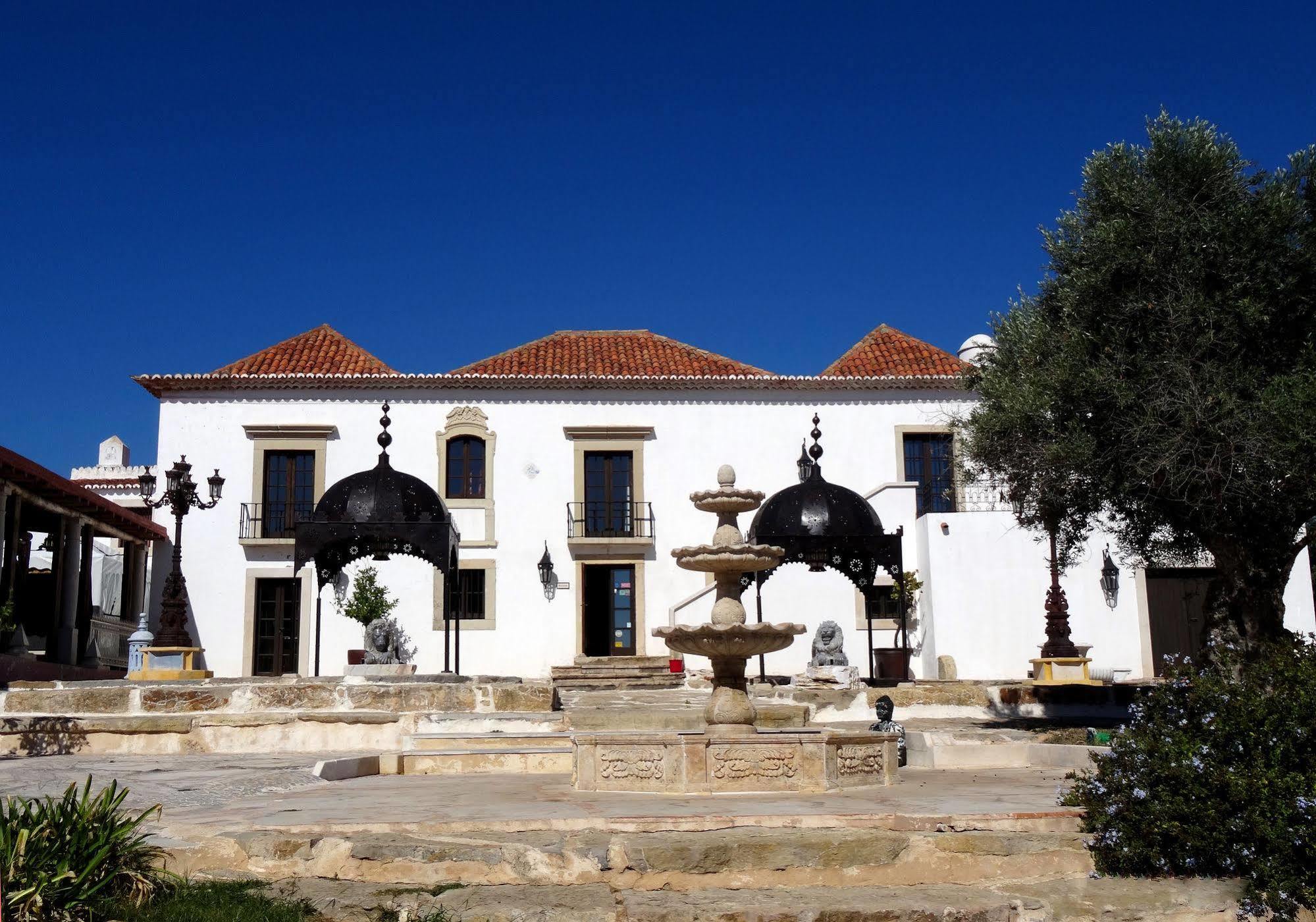 Hotel De Charme Capela Das Artes Armação de Pêra Exterior foto